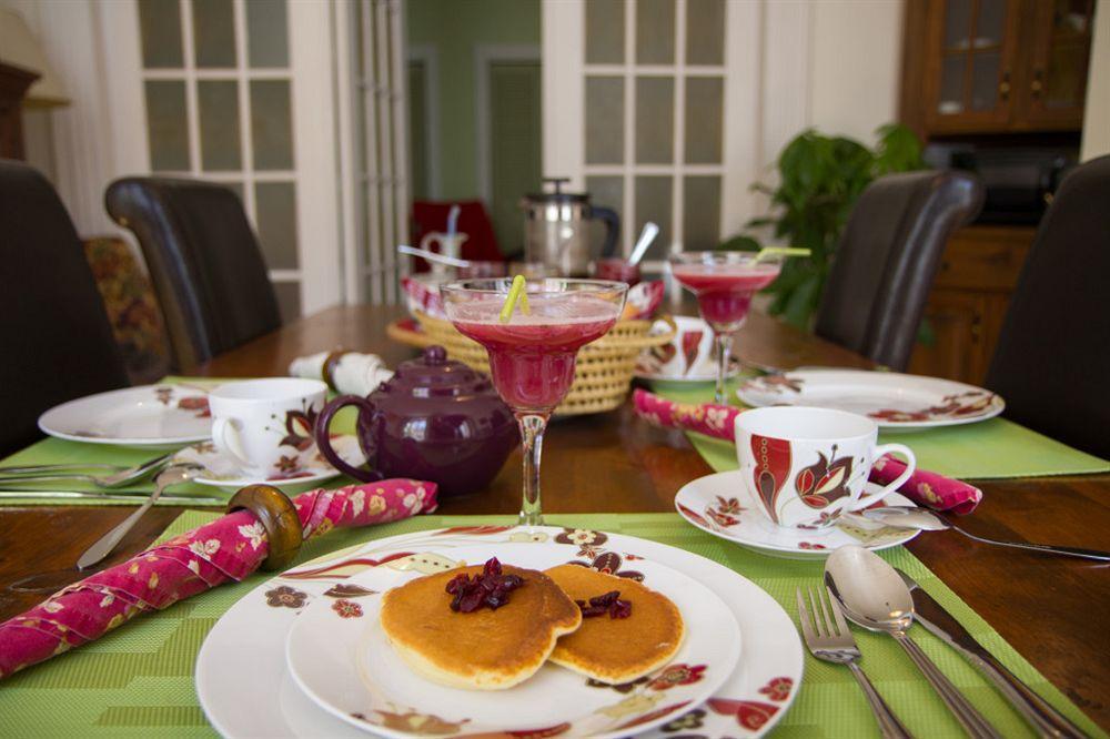 Au Croissant De Lune Bed & Breakfast Quebec City
