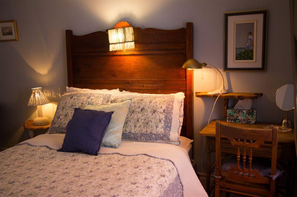 Au Croissant De Lune Bed & Breakfast Quebec City