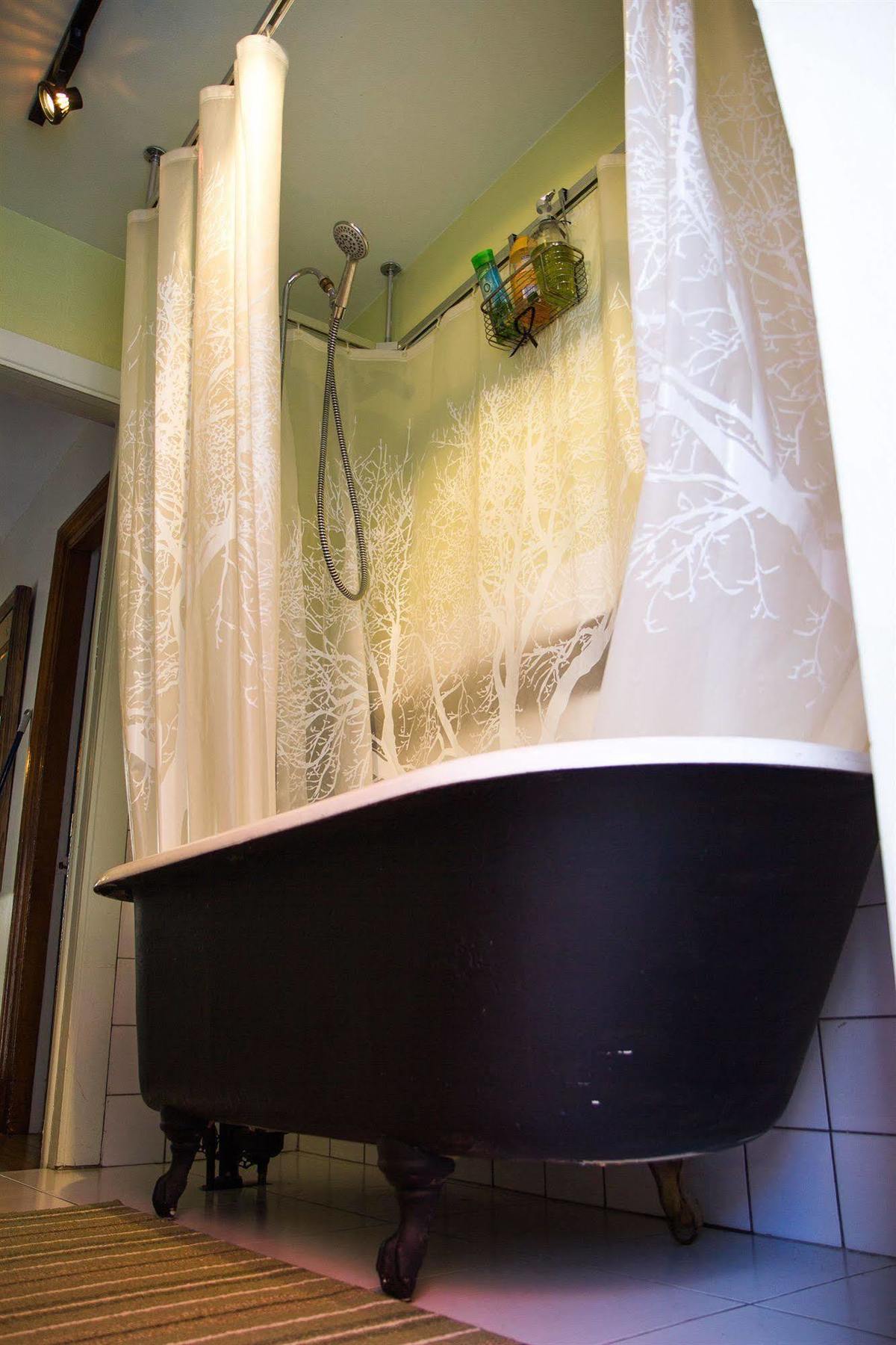 Au Croissant De Lune Bed & Breakfast